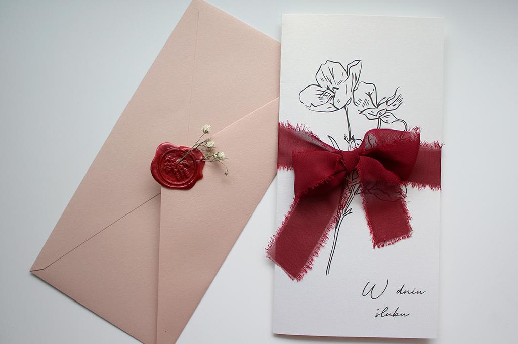 Kartka na ślub z pieczęcią lakową i szyfonową wstążką
